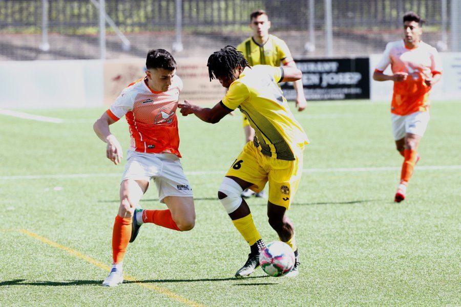 Duel sense gols entre UE Santa Coloma i UE Sant Julià