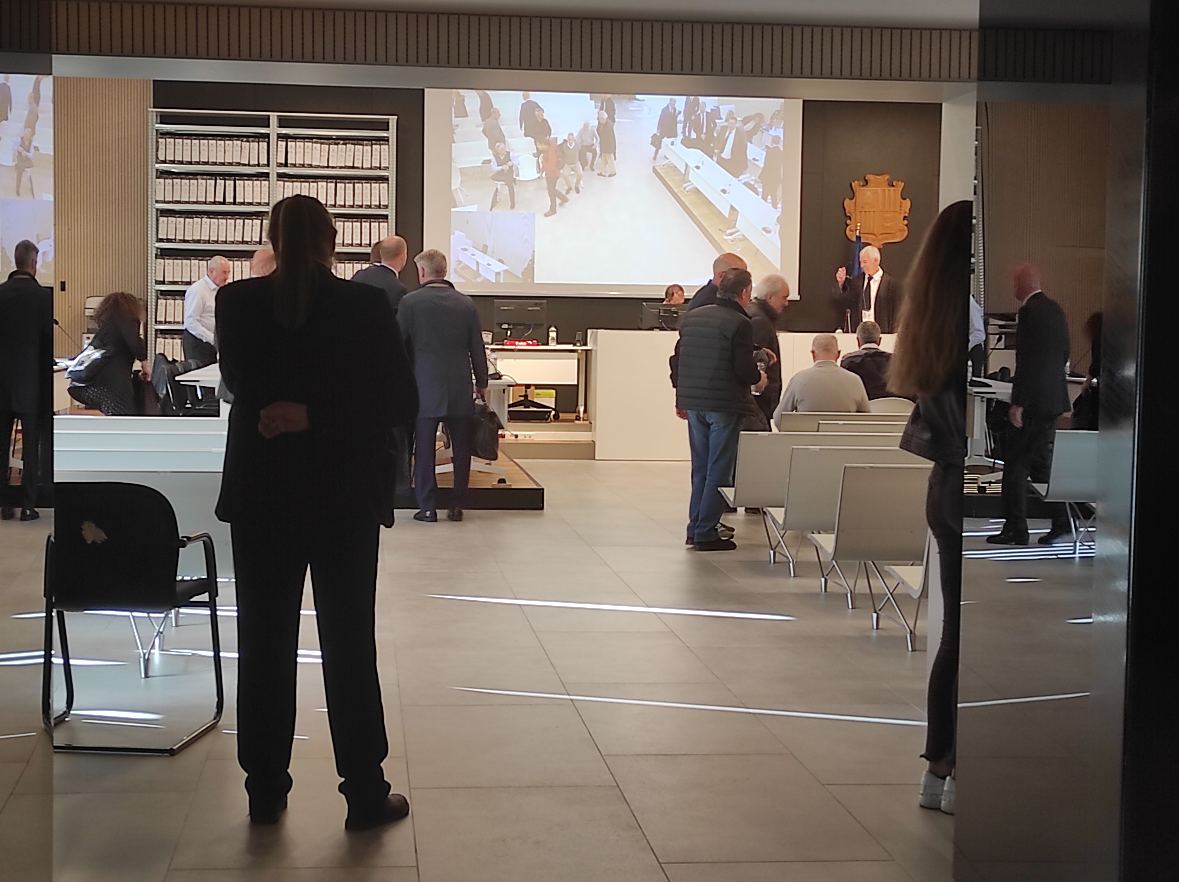 La sala, aquest matí, preparant-se per al reinici.