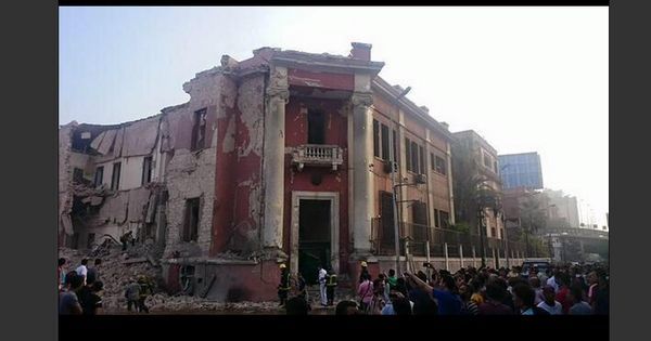 Le consultat italien du Caire touché par une explosion