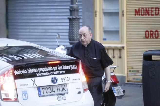 Suiza investiga al \'cura de los nobles\' por blanqueo