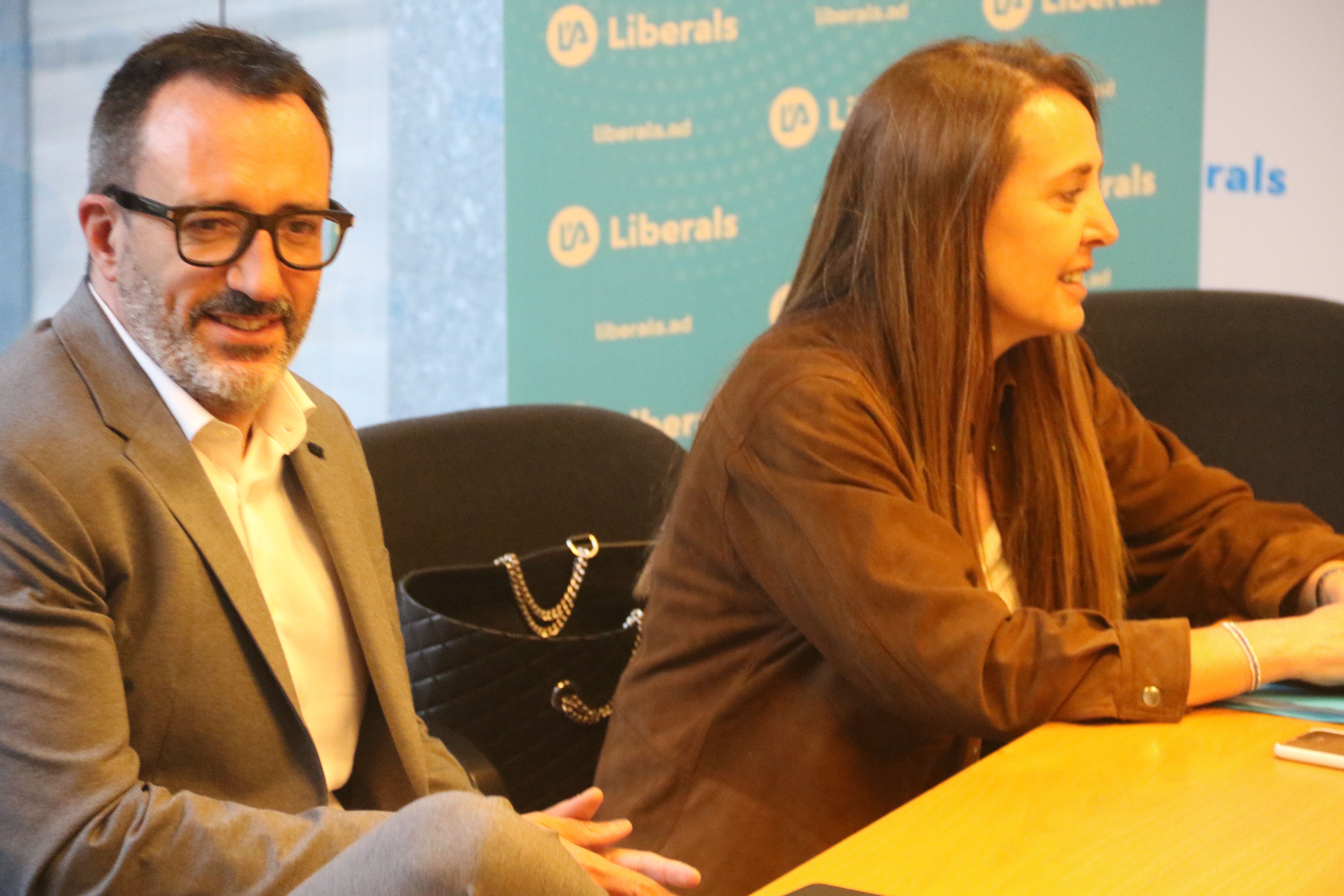 Victor Filloy i Maribel Lafoz a l'executiva liberal.