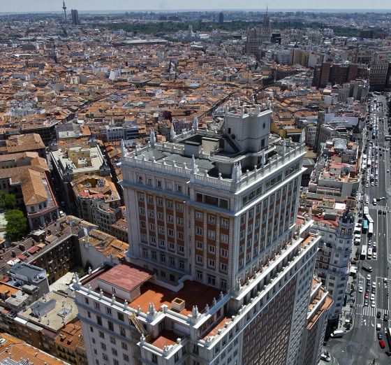 El dueño del edificio España quiere demolerlo y rehacerlo piedra a piedra | Madrid | EL PAÍS