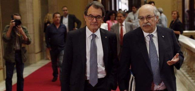 La oposición, dormida ante los escándalos de CDC