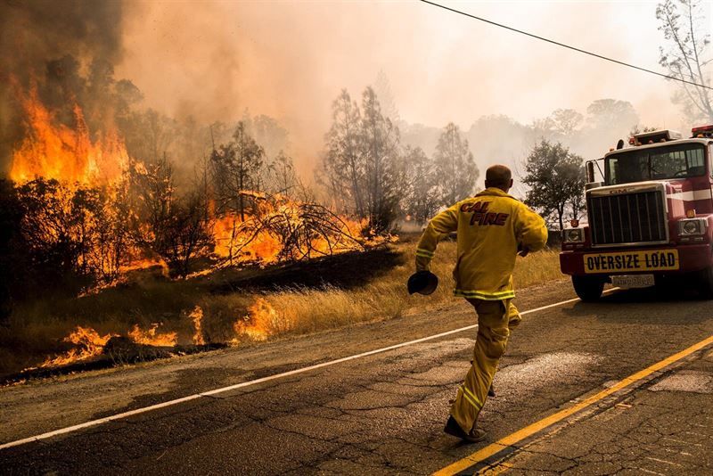 Más de 12.000 evacuados por un gran incendio cerca de San Francisco...