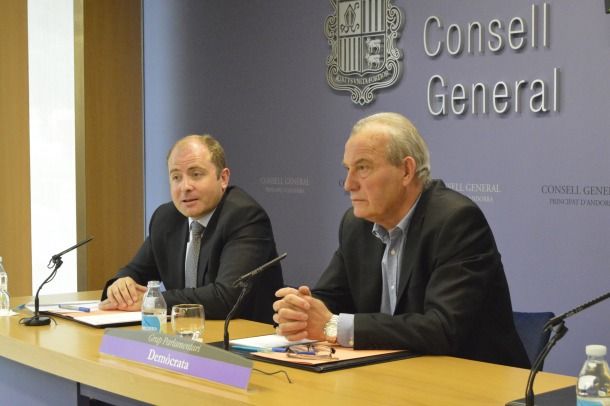 Els demòcrates recolzen finalment la comissió proposada pels liberals