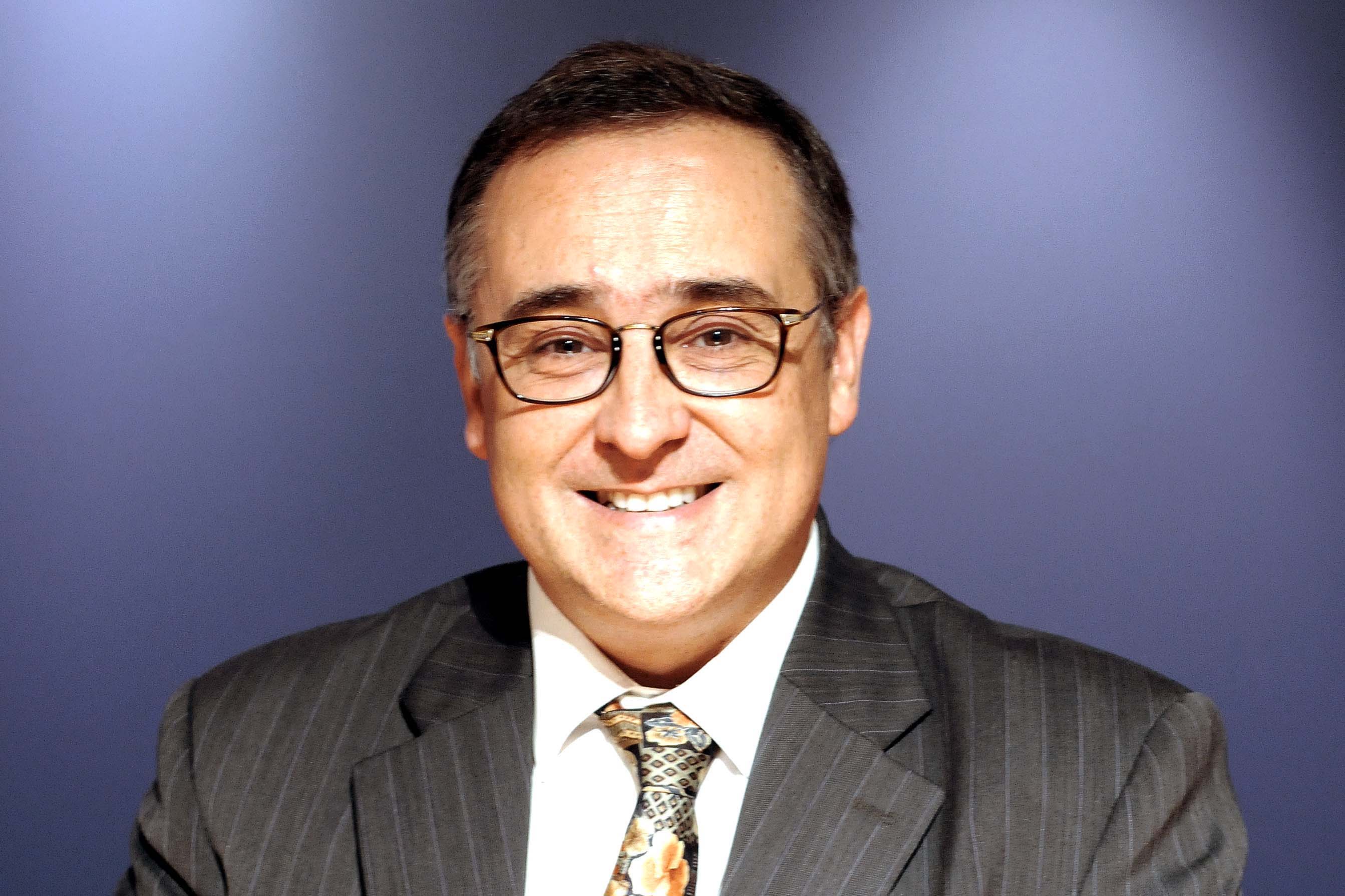 Rosa Ferrer sondeja el metge Albert Font per convertir-lo en l\'home fort del SAAS