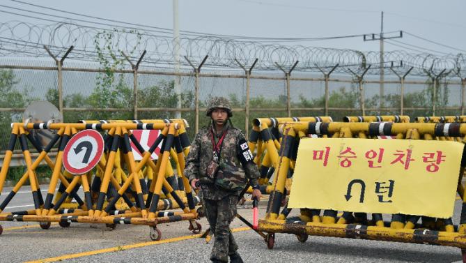 N. Korea\'s Kim puts troops on war footing with South