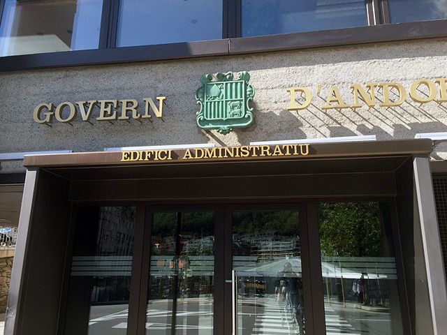 Nous horaris d\'atenció al públic a partir de l\'octubre a Tràmits de Govern