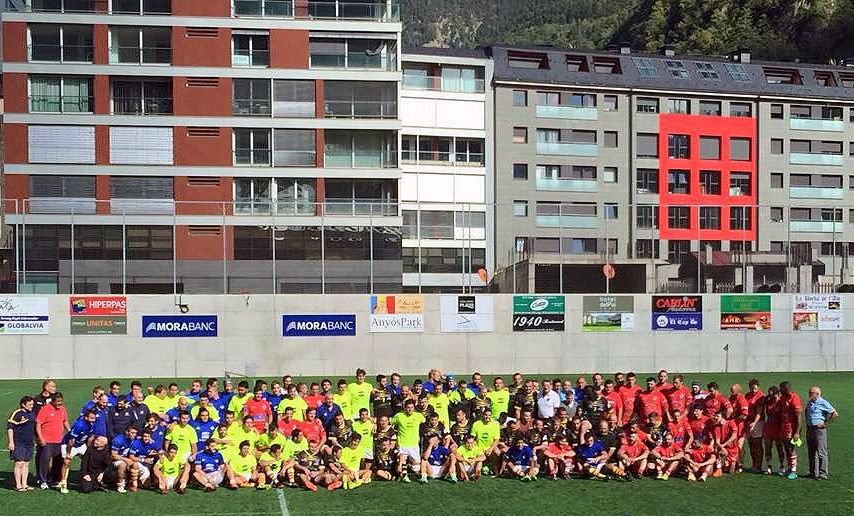 Dels cops a la gespa de l\'Estadi nacional a les batusses de discoteca