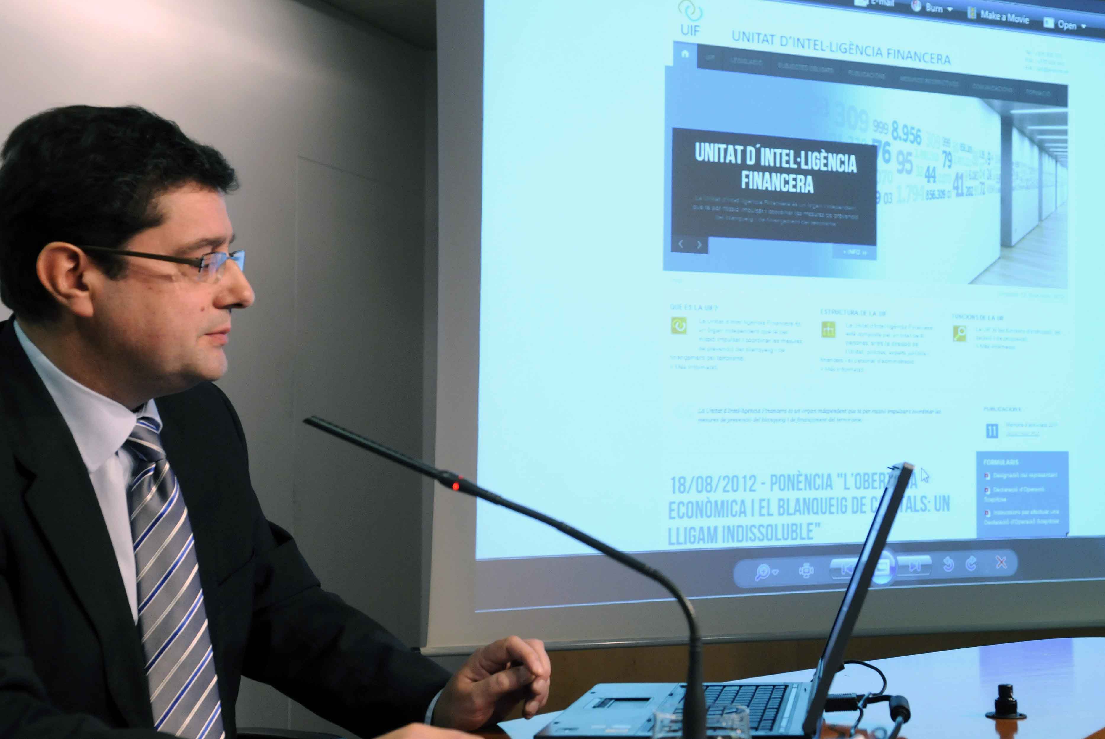 Els grups de l\'oposició estan cada cop més convençuts que Fiñana oculta dades