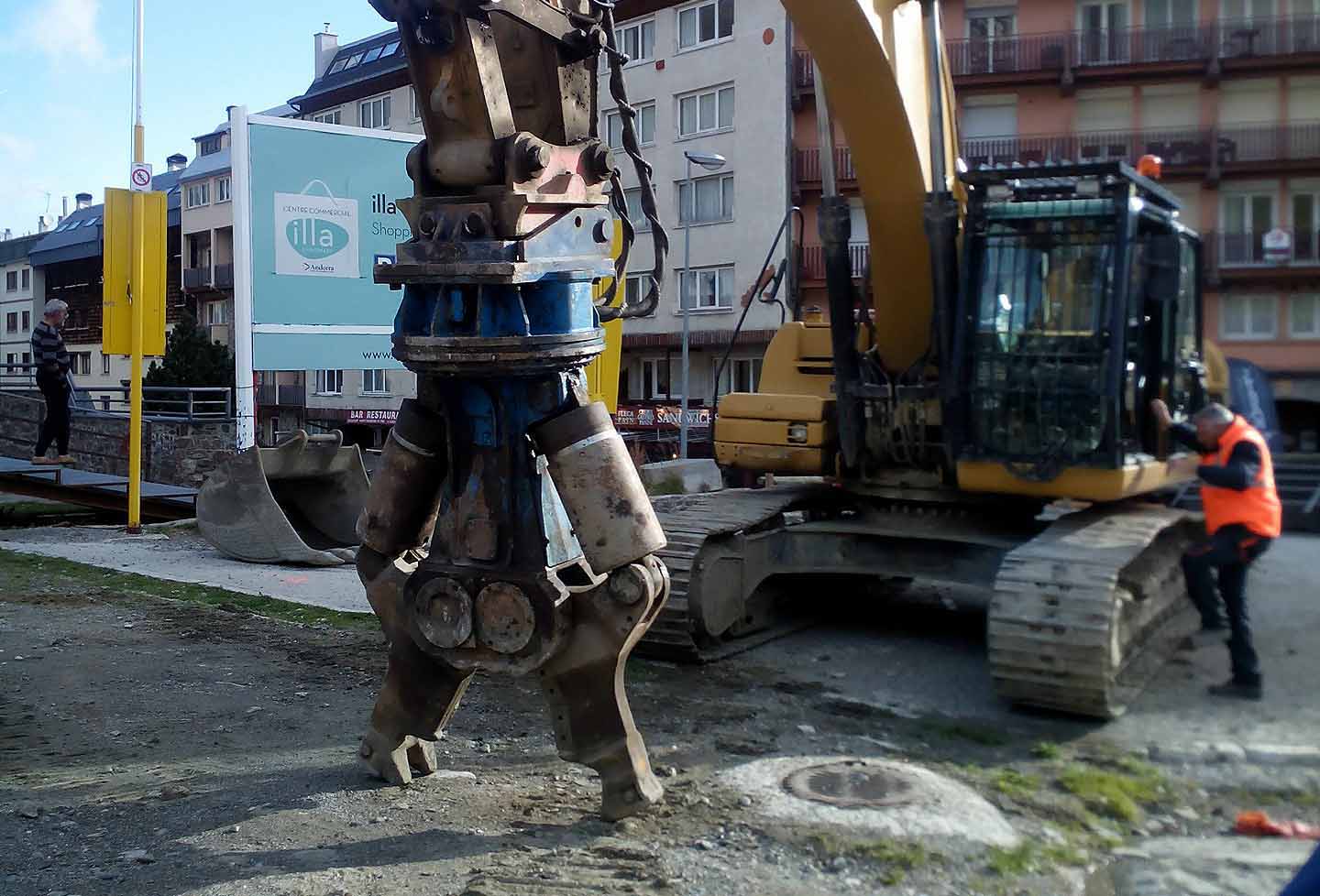 Saetde assumeix que haurà de pagar una multa per iniciar les obres al Pas sense permís