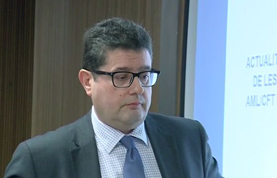 Fiñana es torna a emparar en la confidencialitat per no dur ni un document al Consell