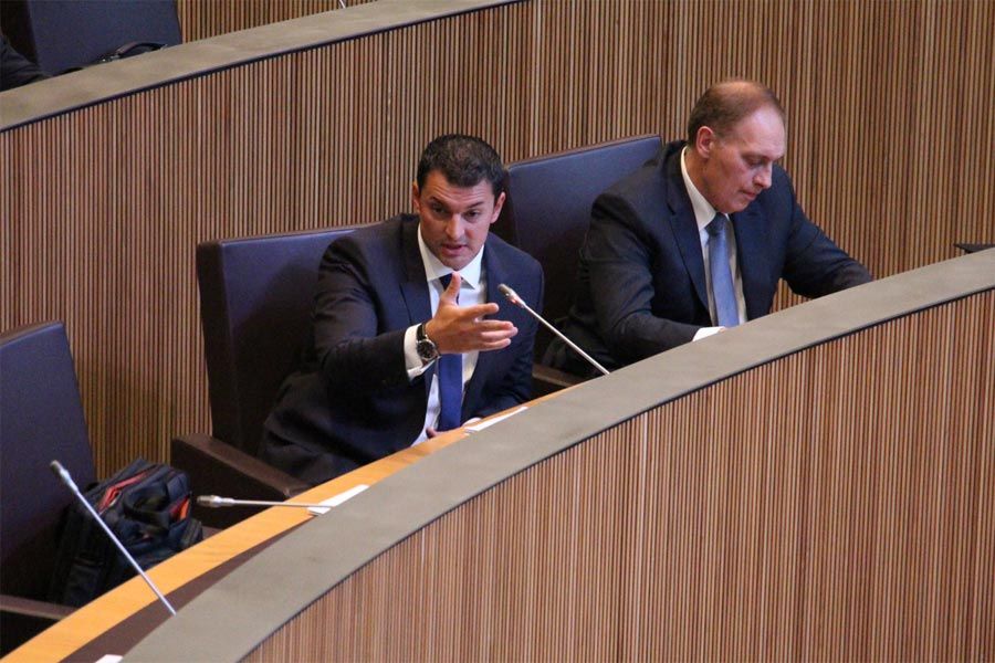 Liberals pretén saber si el Govern ja va demanar el 2014 a PwC com intervenir un banc