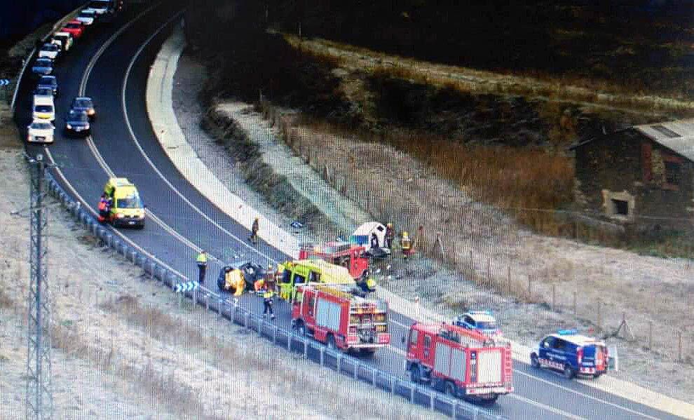 Sant Esteve acull aquest diumenge el funeral per la noia morta en el xoc a la N-145
