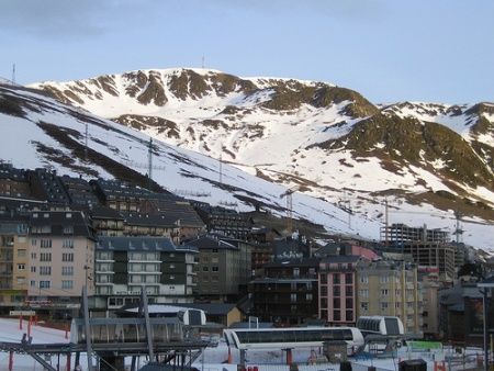 Malestar al Pas de la Casa per la creixent \'deixadesa turística\'