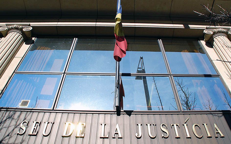 Passa a disposició judicial el policia acusat de disparar contra l\'edifici de l\'Obac