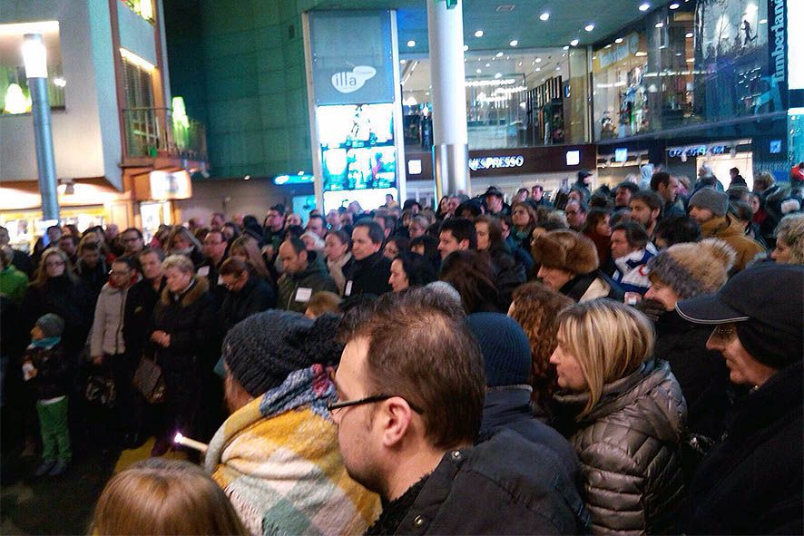 Uns dos-cents afectats pel \'cas BPA\' reclamen \"la veritat\" després d\'un any d\'intervenció