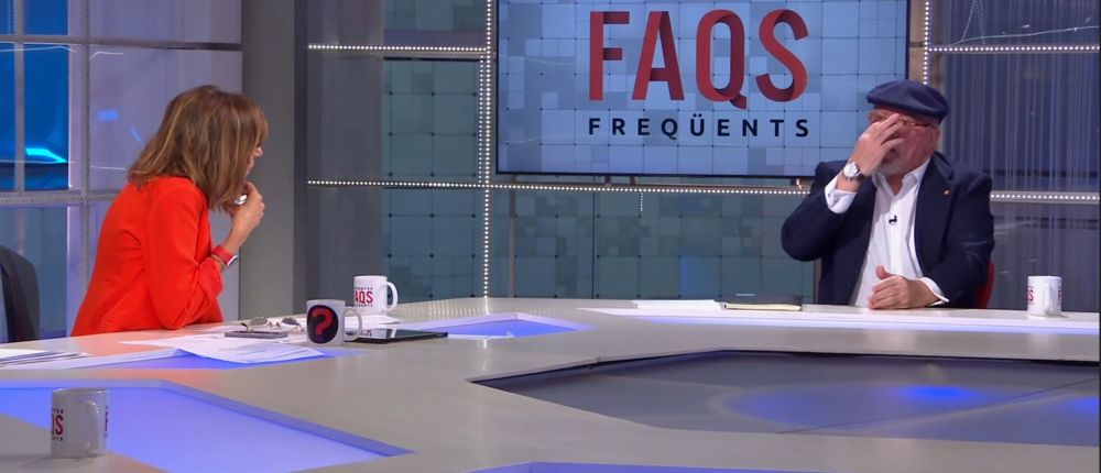 José Manuel Villarejo amb Cristina Puig al plató del 'FAQS' en un moment de l'entrevista.