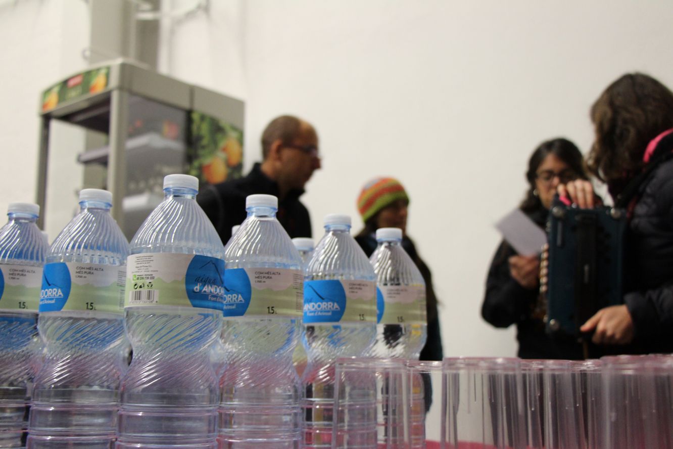 Accions legals en marxa per reclamar compensacions per la intoxicació amb la font d\'Arinsal involucrada