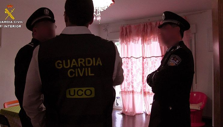 La guàrdia civil desfà una xarxa que obligava dones xineses a prostituir-se a Andorra