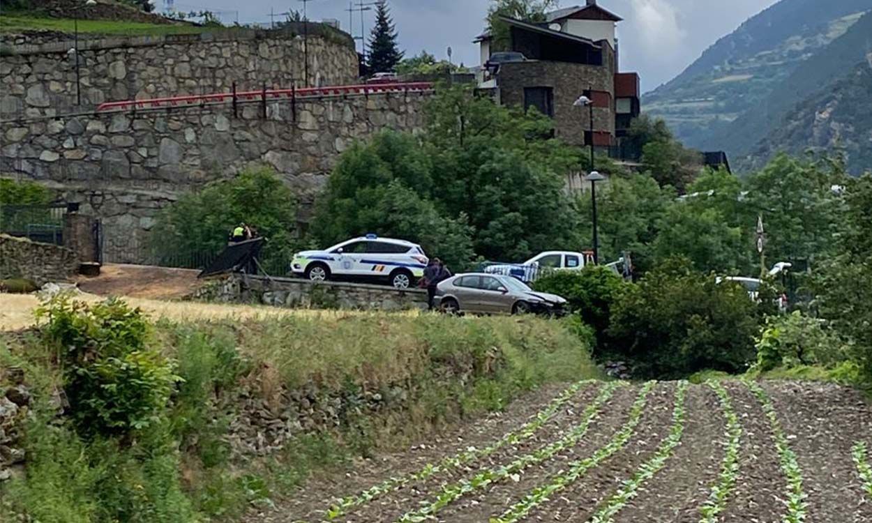 Un accident en el punt negre de la carretera de la Rabassa.