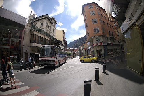 El sector del transport considera molt probable que línies de bus quedin desertes