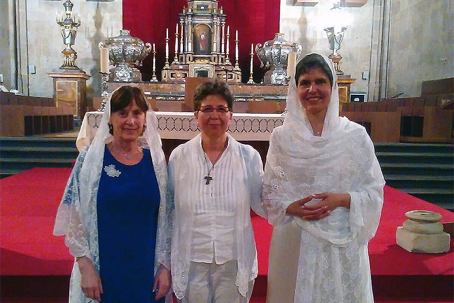 La verge consagrada laurediana Cristina Ribot afirma que el papa Francesc \"es transforma\" i \"irradia\" quan pren la paraula