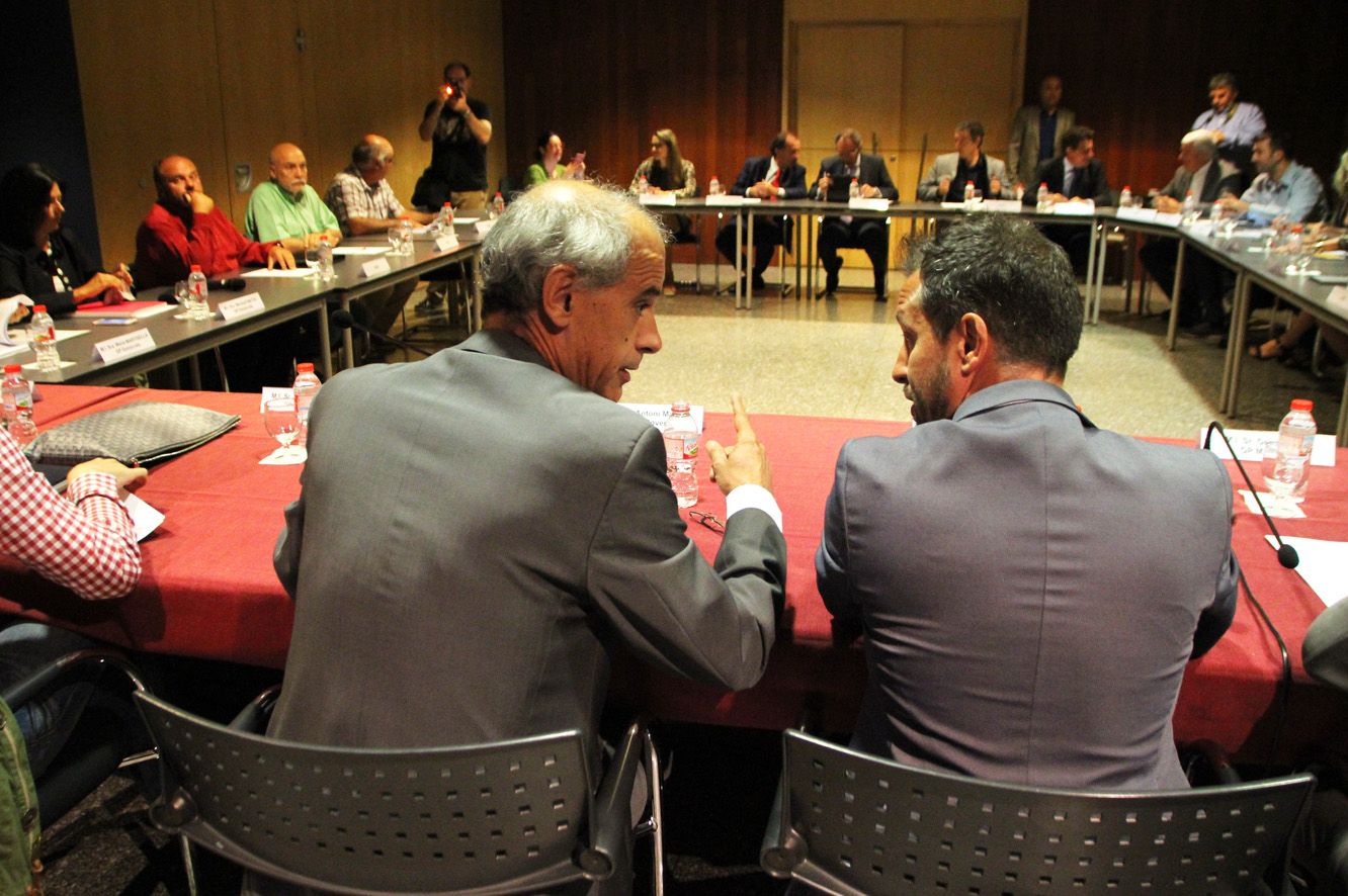 Martí admet davant els agents socials i econòmics que Europa no farà un vestit a mida per Andorra