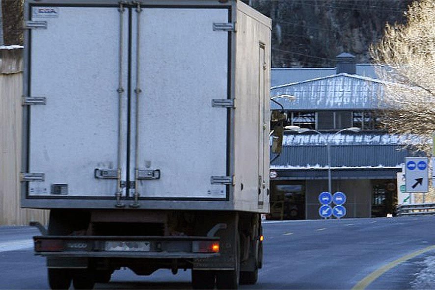 Els vehicles espanyols hauran d\'abonar una taxa de 126 euros per fer serveis de transport al país