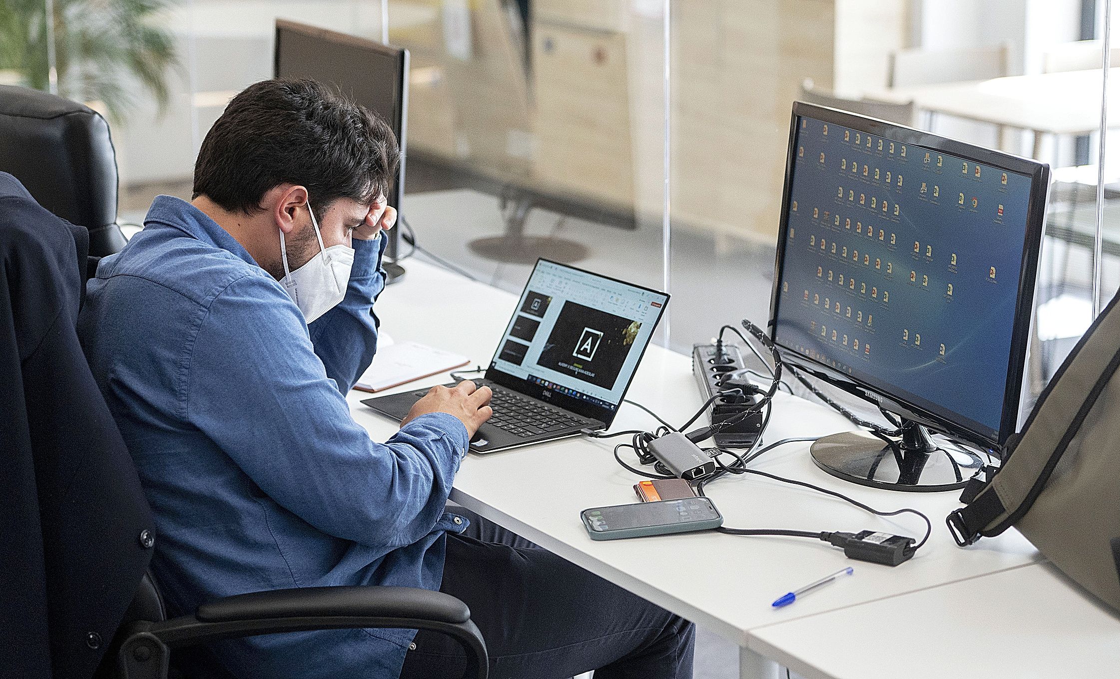 Els positius per coronavirus podran anar a treballar, però es recomana que portin mascareta.