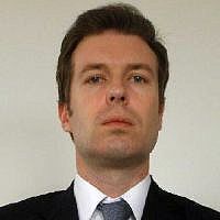 De \'col·locar\' Vall Banc a JC Flowers a \'supporter\' d\'Alain Juppé: totes les cares d\'Stephane Vojetta