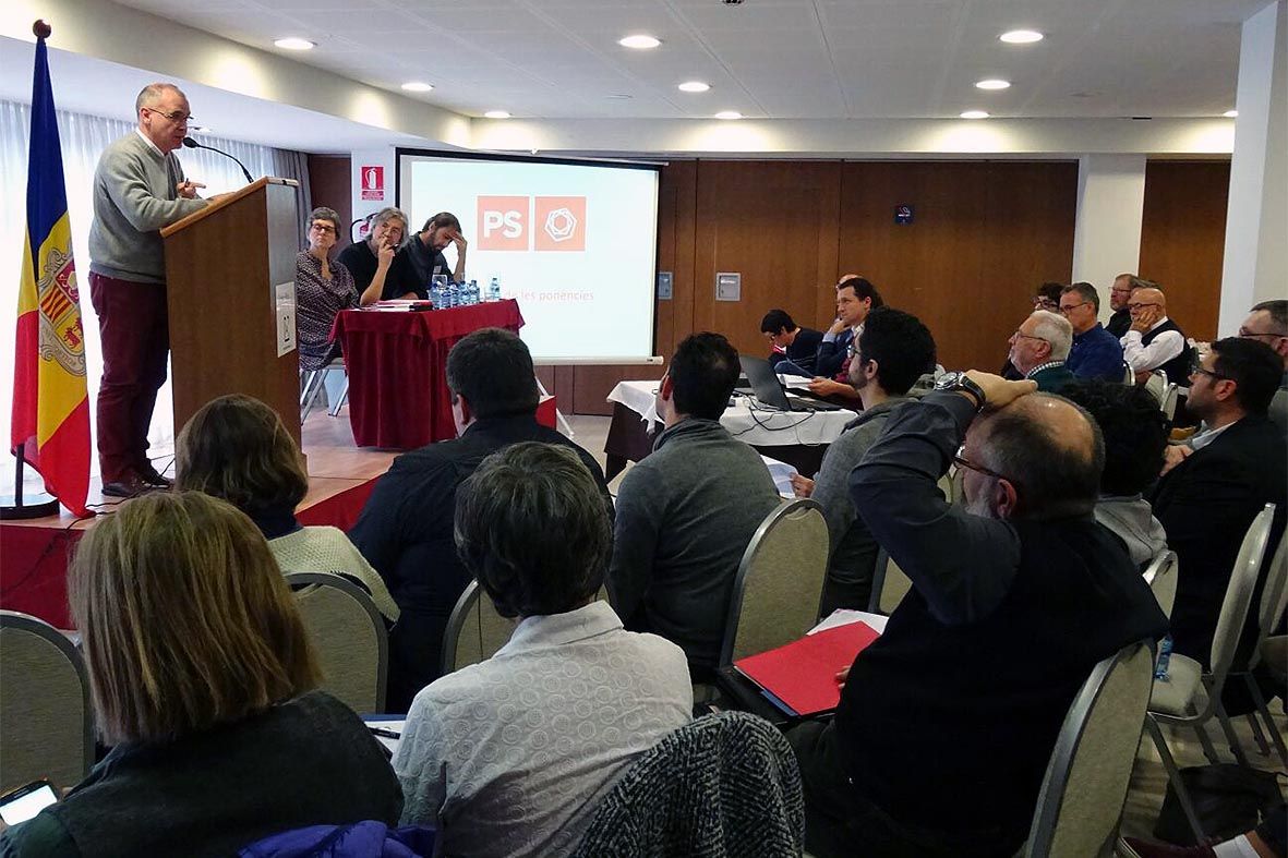 El PS impulsarà la reforma legislativa necessària perquè es permeti la doble nacionalitat