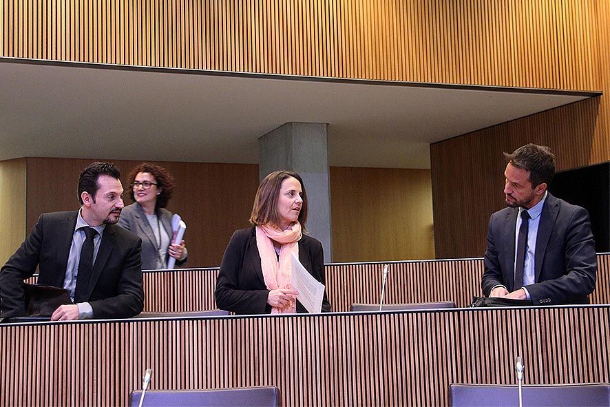 El PS exigeix al Govern que expliqui en quina situació es troba l\'operativa \'impossible\' de Vall Banc