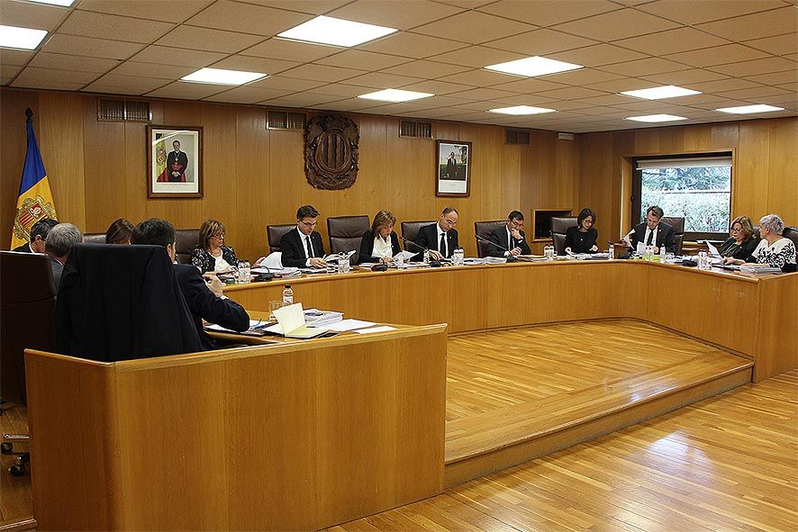 El comú d\'Andorra la Vella es passa pel folre un informe desfavorable d\'un Tribunal de Comptes que queda en pilotes un cop més