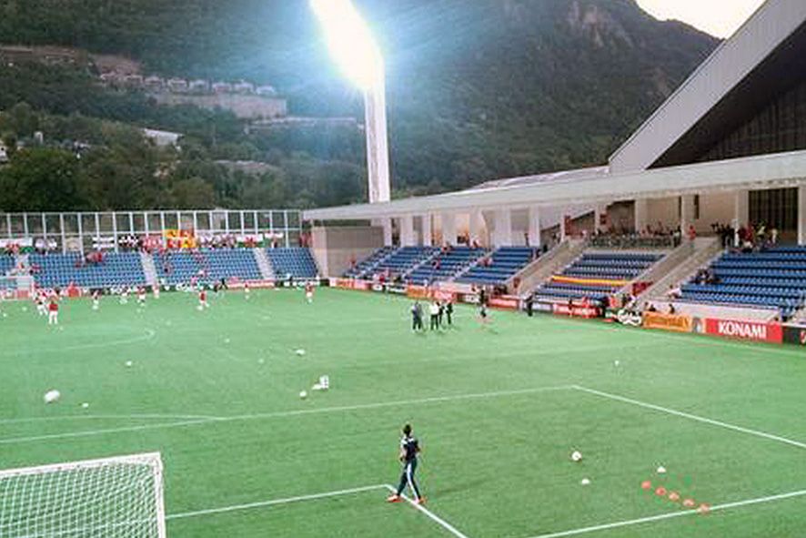 Liberals demana al Govern què va costar la il·luminació de l\'Estadi Nacional i com és que ara s\'ha de canviar