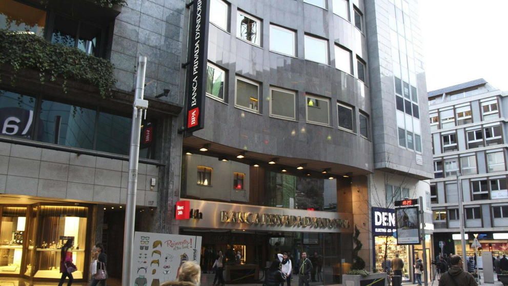 L\'AREB acomiada quatre treballadors de BPA i deixa per sota dels mínims l\'única oficina oberta