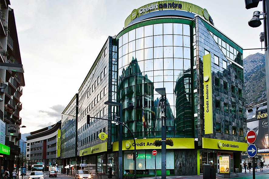 El pla de pensions dels funcionaris o quan tot (sembla que) queda a casa