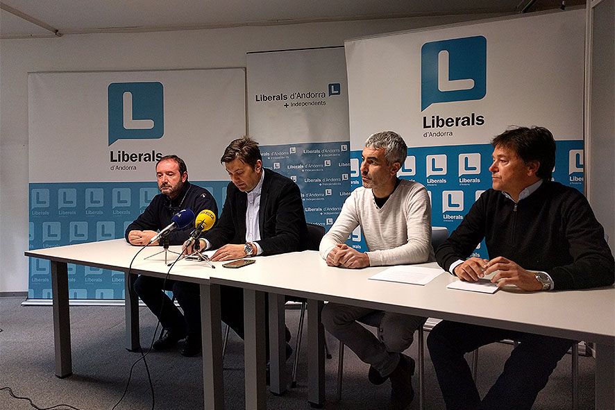 Liberals avisa de la pèrdua d\'autogovern que patirien els comuns amb la congelació de les transferències