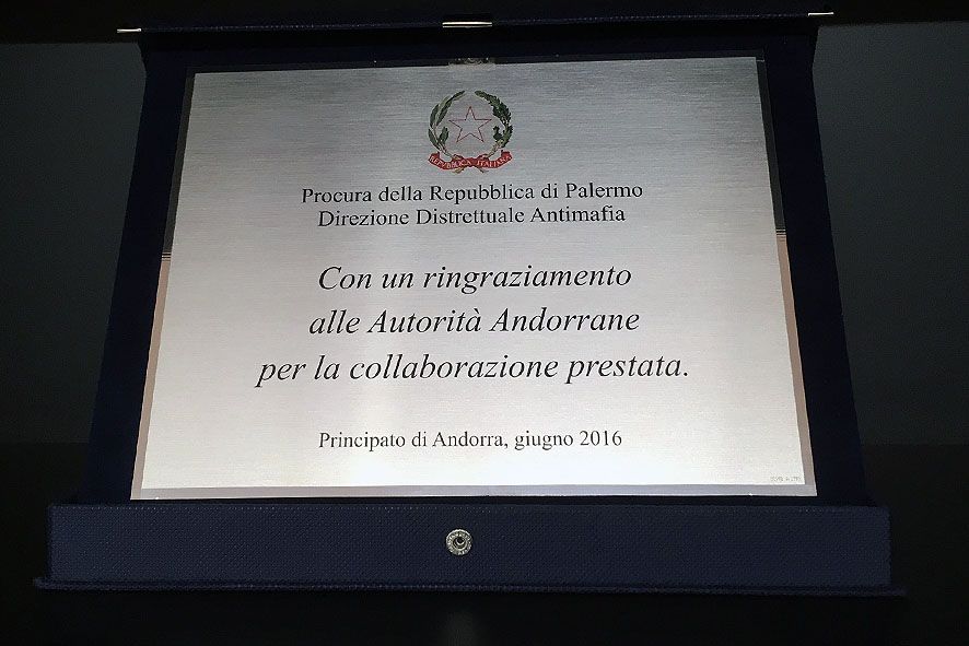 Sorpresa i estupefacció pel fort dispositiu policial per la visita del fiscal italià antimàfia i antiterrorisme