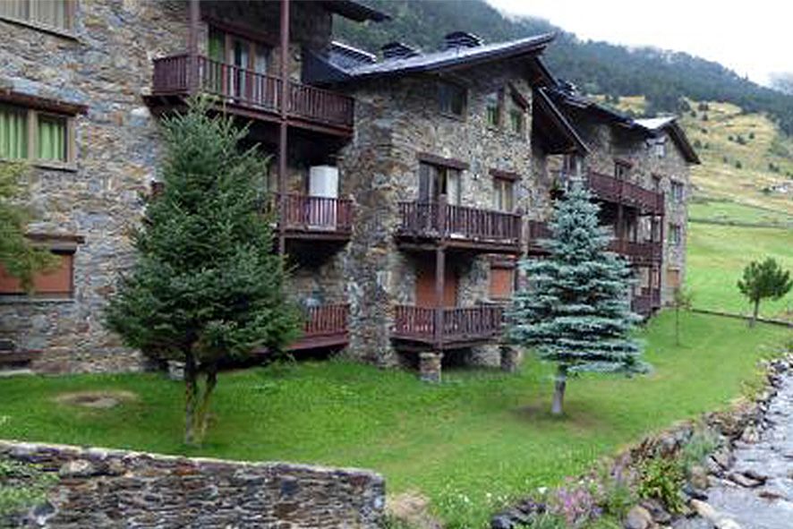 Ingressa a la presó la dona que va clavar dues ganivetades a la seva exparella a Incles