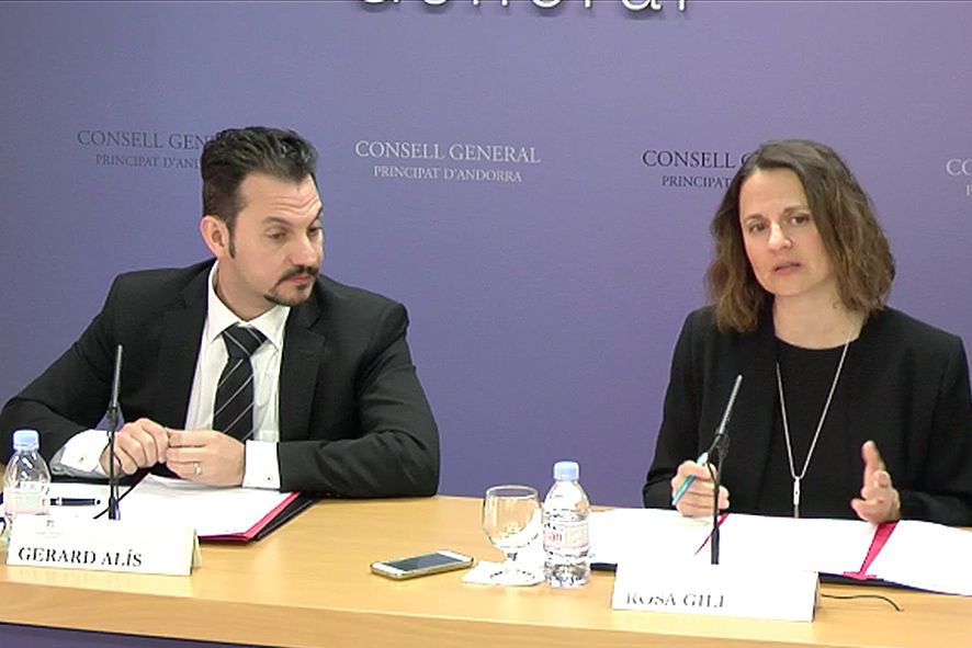 El PS reclama poder gaudir d\'una baixa remunerada si s\'ha de cuidar un fill hospitalitzat