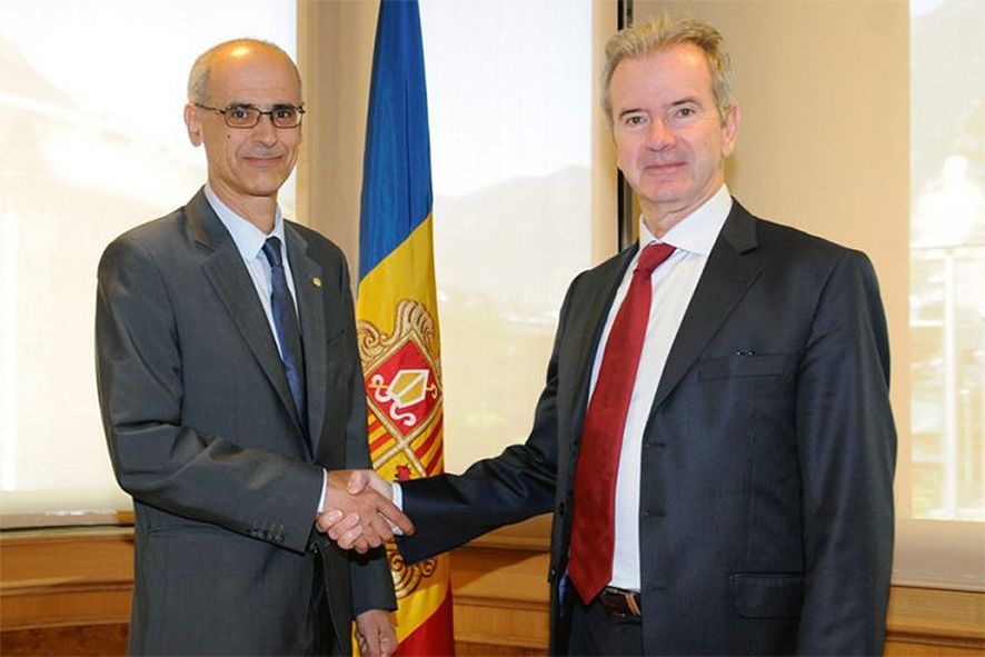 Els accionistes majoritaris traslladen al Copríncep francès la \"preocupació\" per l\'evolució del \'cas BPA\'