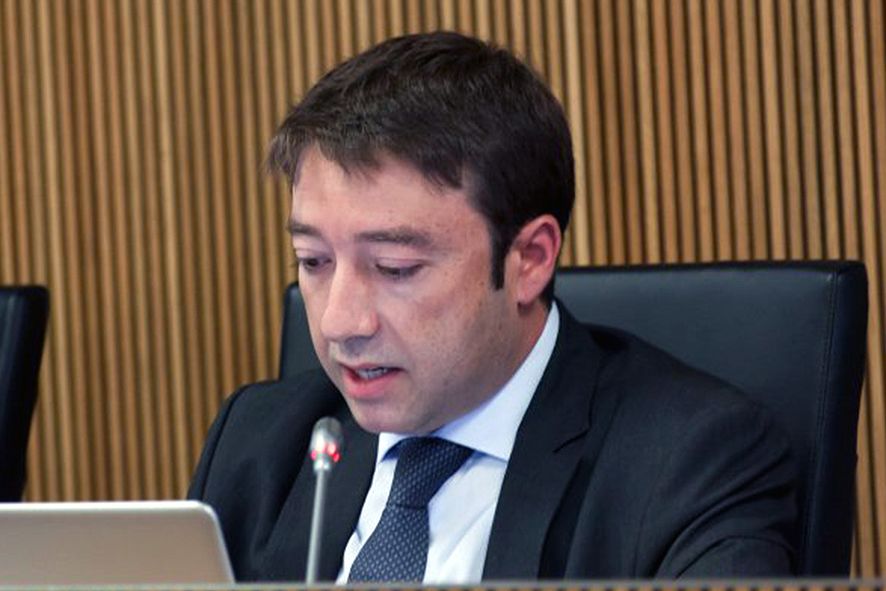 L\'AREB s\'escuda en una \"relació tensa\" amb el regulador suís per justificar el retard en la renda variable de BPA