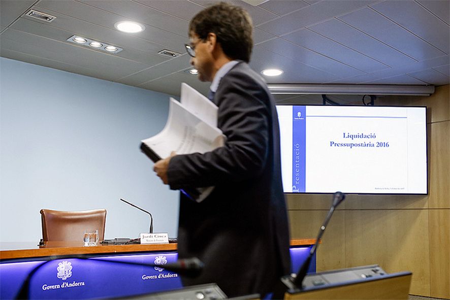 El superàvit del 2016 no amaga un creixement molt notable de l\'endeutament i la \'morositat fiscal\'