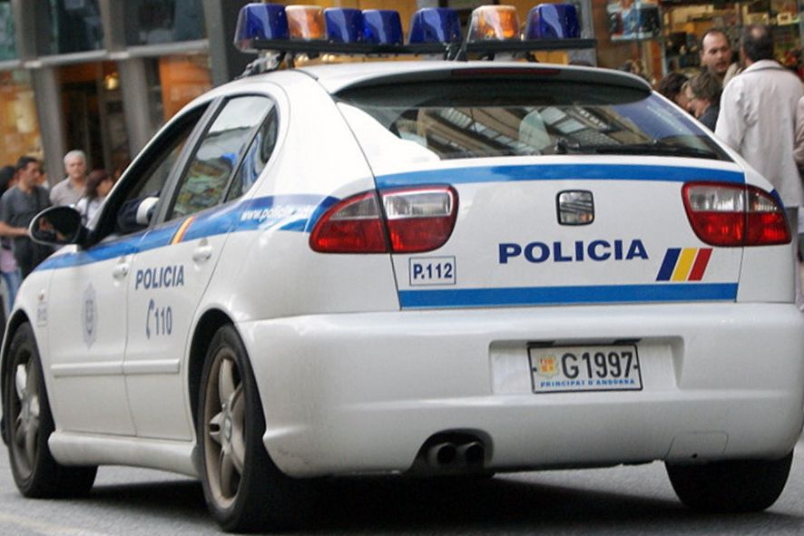 Batussa entre famílies a cops de cinturó i clau anglesa (amb quatre detinguts com a resultat)