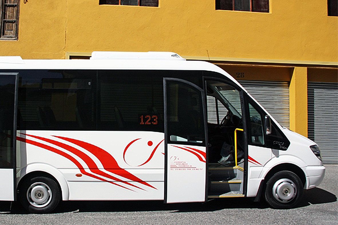 El Constitucional desestima un recurs de la Cooperativa en el marc del concurs de les línies de bus perquè va massa aviat