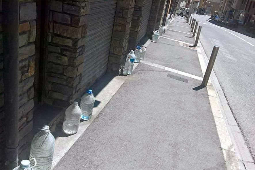 Veïns de Fiter i Rossell denuncien l\'abandonament de què són víctimes i reclamen un semàfor per frenar els excessos de velocitat