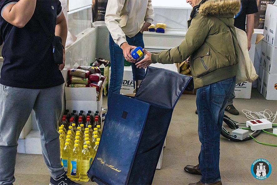 Un grup ultradretà ocupa l\'antiga seu de Banco Madrid davant la deixadesa de l\'AREB i l\'administració concursal