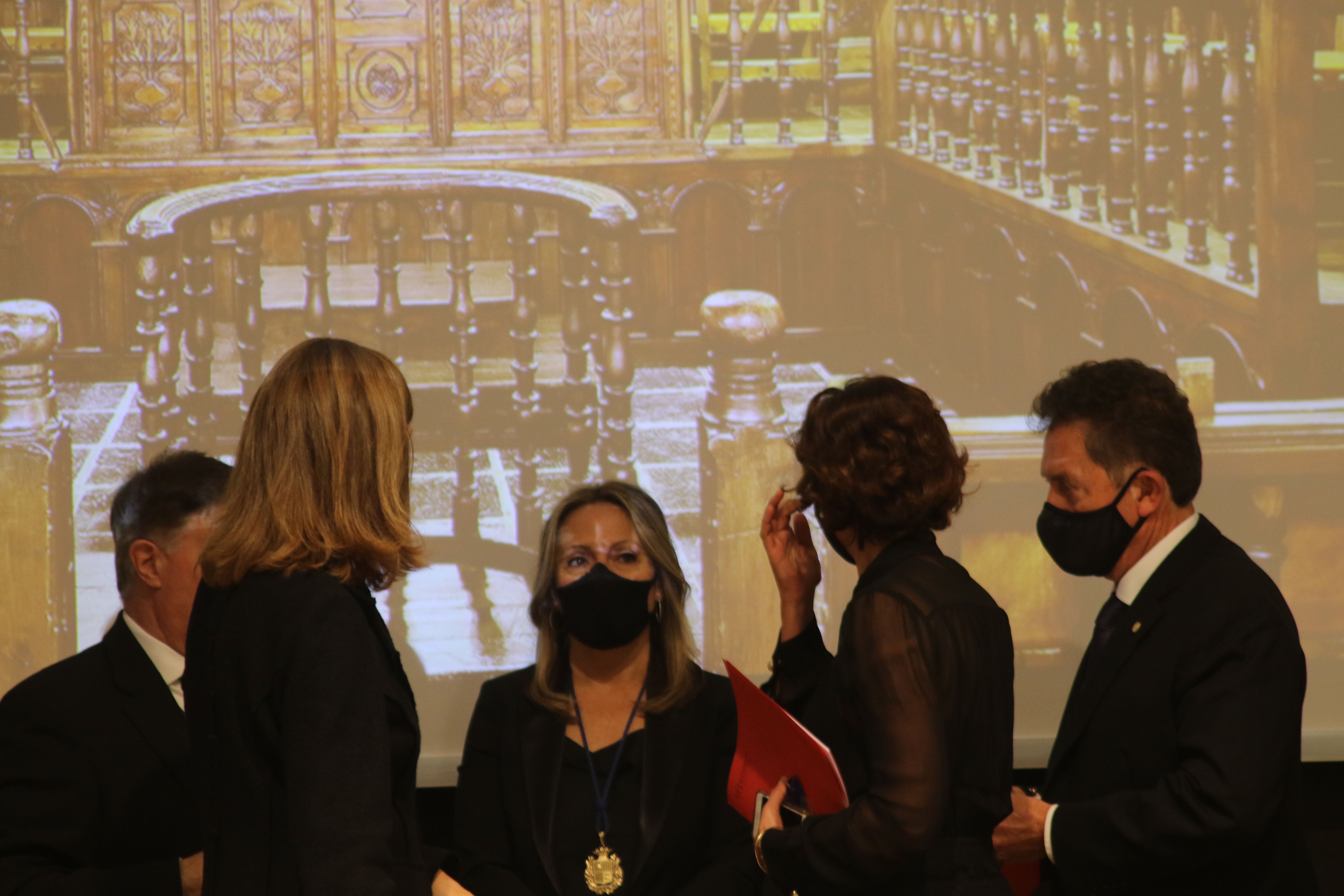 Els integrants del Consell Superior de la Justícia amb Maica Torres al centre.