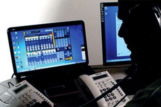 PS i Liberals exigeixen suprimir la modificació legal que permetria interceptar telèfons a l\'engròs